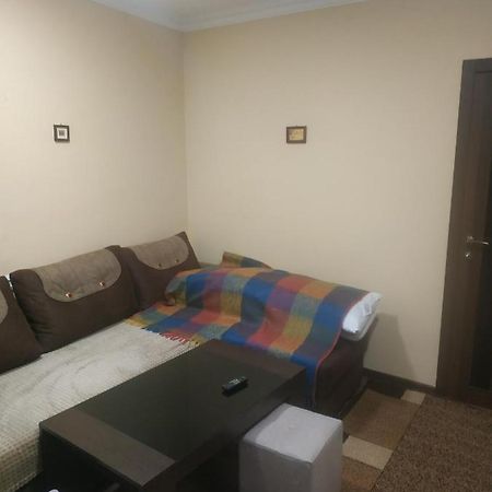 Central Lighthouse Apartment เยเรวาน ภายนอก รูปภาพ