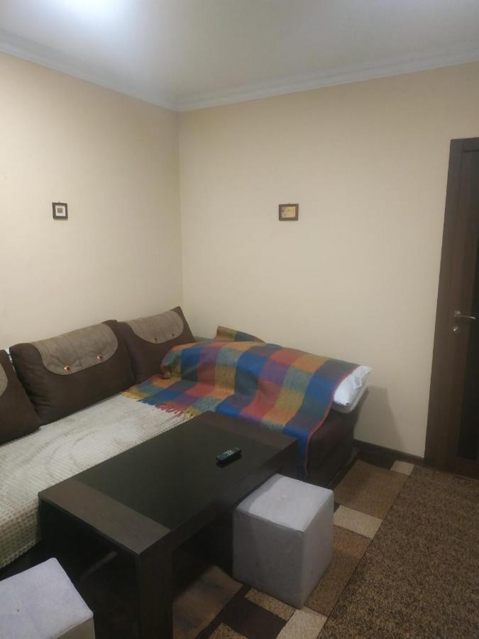 Central Lighthouse Apartment เยเรวาน ภายนอก รูปภาพ